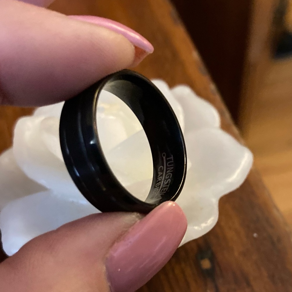 - nwot tungsten carbide ring size 11.